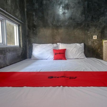 Reddoorz Near Jumbo Mall Sragen Buitenkant foto