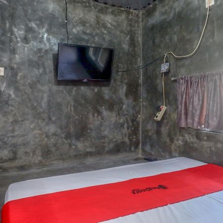 Reddoorz Near Jumbo Mall Sragen Buitenkant foto