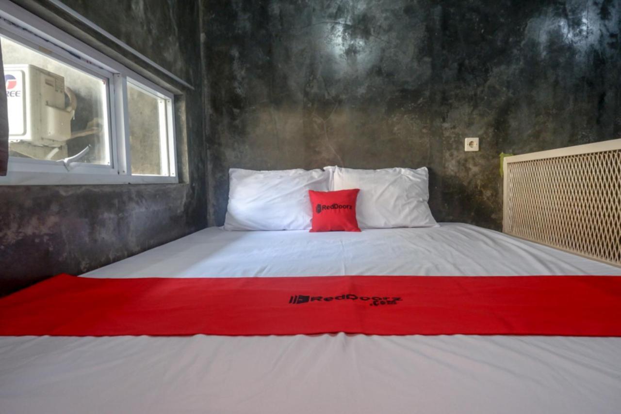 Reddoorz Near Jumbo Mall Sragen Buitenkant foto