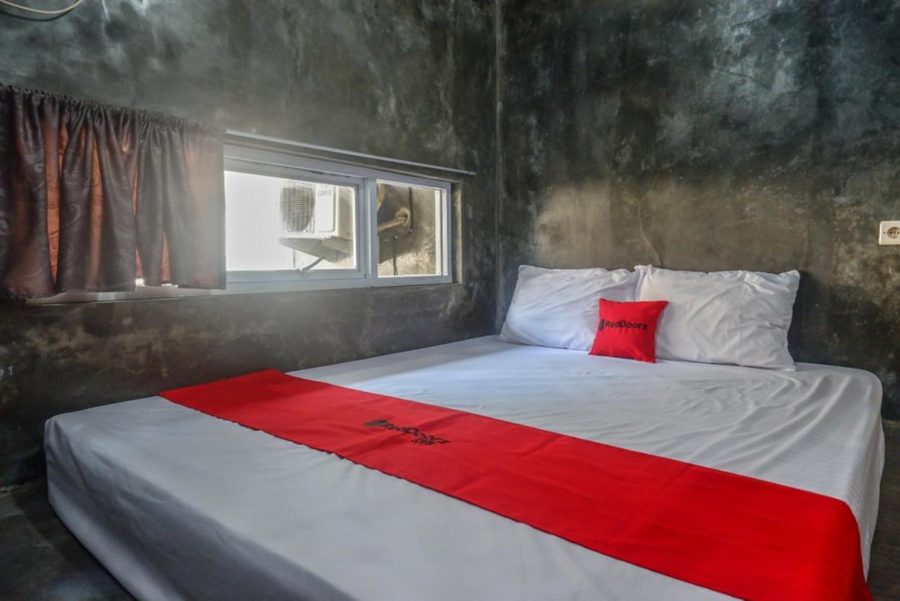 Reddoorz Near Jumbo Mall Sragen Buitenkant foto
