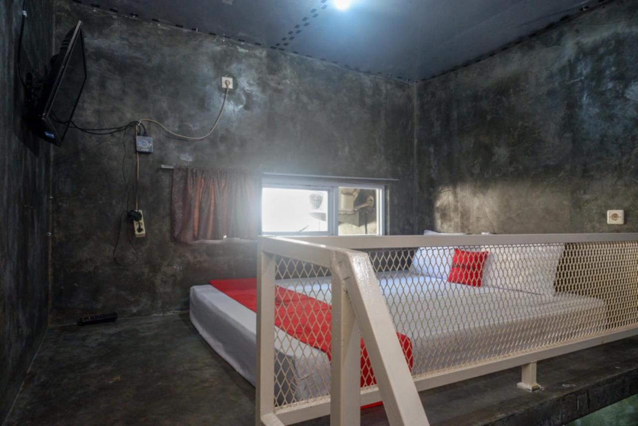 Reddoorz Near Jumbo Mall Sragen Buitenkant foto