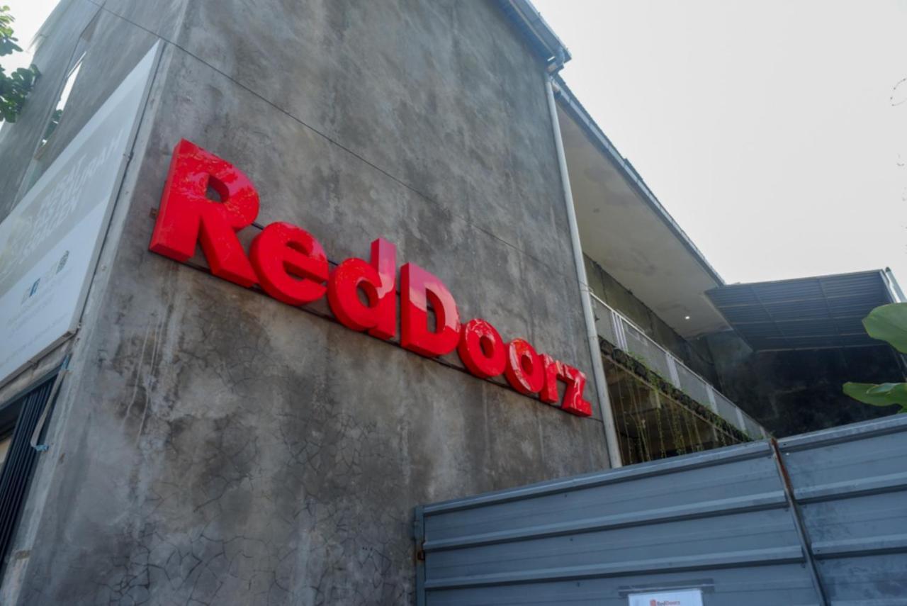 Reddoorz Near Jumbo Mall Sragen Buitenkant foto